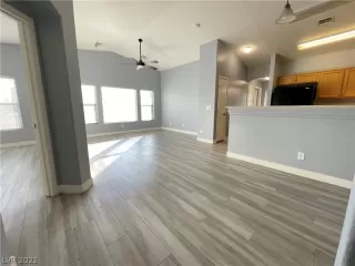 Photo #5: 2458194 Listing 