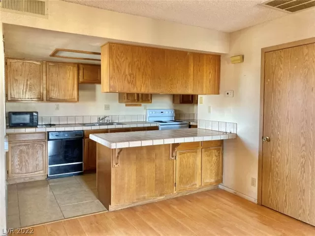 MLS: 2458230 Condo For Sale