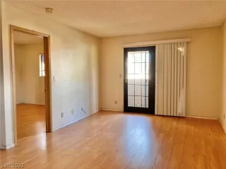 Photo #2: 2458230 Listing