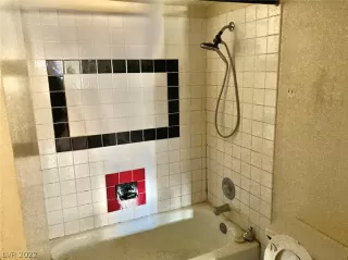 Photo #6: 2458230 Listing