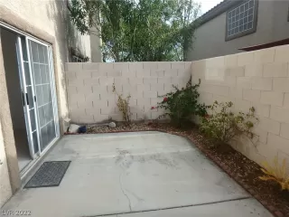 Photo #1: 2458288 Listing 