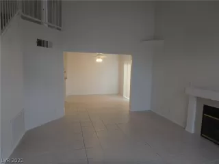 Photo #3: 2458288 Listing 