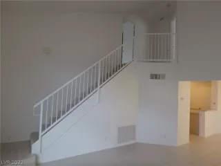 Photo #4: 2458288 Listing 