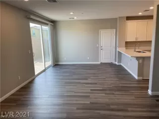 Photo #1: 2458302 Listing 