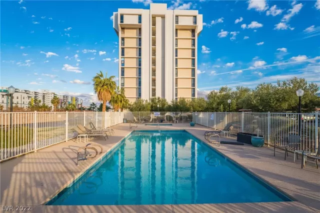 MLS: 2458309 Condo For Sale