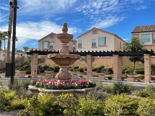 Photo #1: 2458319 Listing 