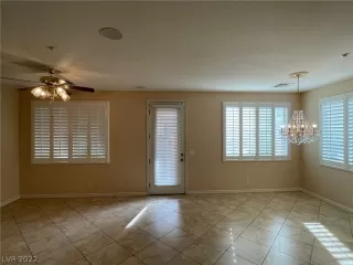 Photo #4: 2458319 Listing 