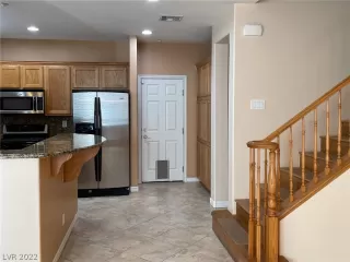 Photo #6: 2458319 Listing 