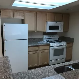 Photo #1: 2458320 Listing 