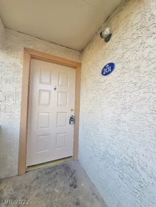 Photo #2: 2458336 Listing 