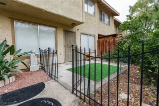 Photo #2: 2458337 Listing 