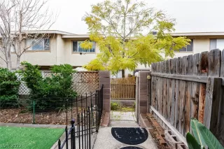 Photo #3: 2458337 Listing 