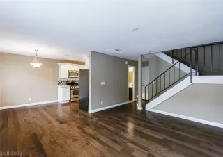 Photo #6: 2458337 Listing 