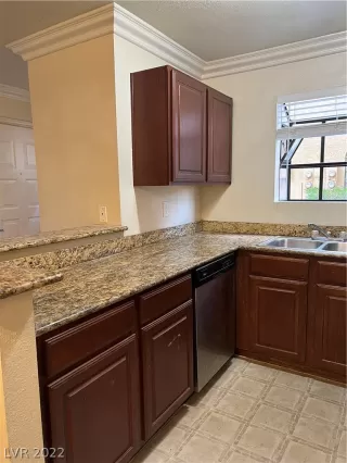 Photo #4: 2458362 Listing 