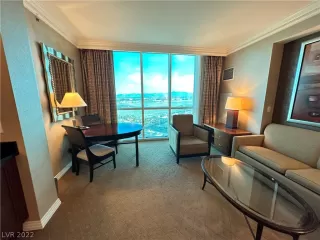 Photo #4: 2458389 Listing 