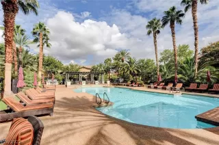 Photo #2: 2458478 Listing 