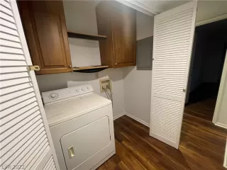 Photo #4: 2458549 Listing 