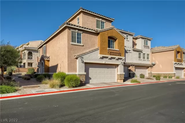 MLS: 2458613 Condo For Sale