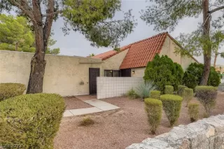 Photo #1: 2458626 Listing 