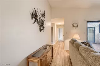 Photo #4: 2458626 Listing 