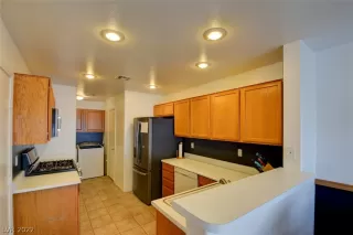 Photo #3: 2458632 Listing