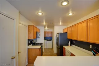 Photo #6: 2458632 Listing