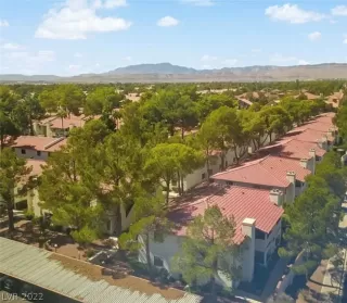 Photo #3: 2458646 Listing 