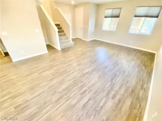 Photo #3: 2458750 Listing 