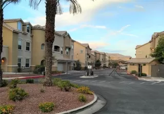 Photo #2: 2458766 Listing 