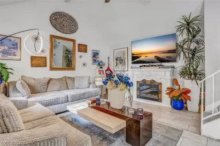 Photo #3: 2458785 Listing 