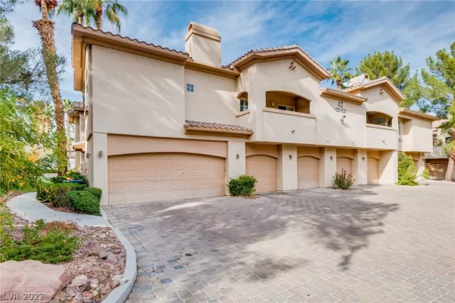 MLS: 2458792 Condo For Sale