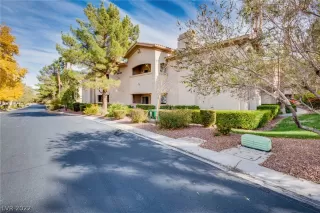 Photo #2: 2458792 Listing