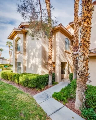 Photo #4: 2458792 Listing