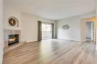 Photo #6: 2458792 Listing