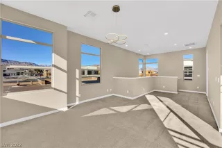 Photo #6: 2458818 Listing 