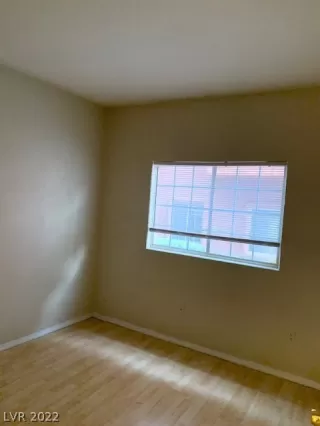 Photo #4: 2458829 Listing
