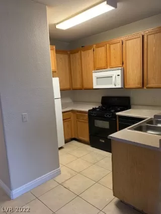 Photo #6: 2458829 Listing