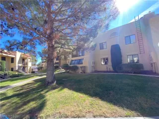 Photo #1: 2458861 Listing 