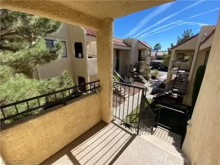 Photo #4: 2458861 Listing 