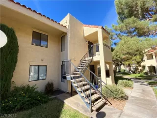 Photo #5: 2458861 Listing 