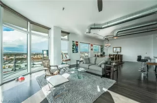 Photo #2: 2458881 Listing 