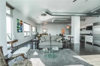 Photo #3: 2458881 Listing 