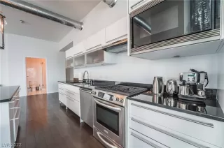 Photo #5: 2458881 Listing 