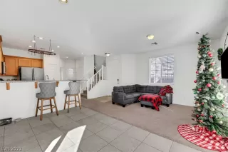 Photo #6: 2458882 Listing