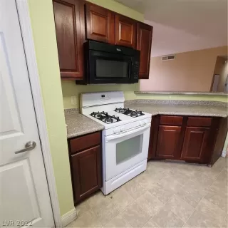 Photo #6: 2458883 Listing 