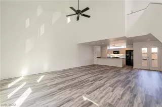 Photo #1: 2458908 Listing 