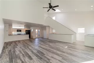 Photo #2: 2458908 Listing 