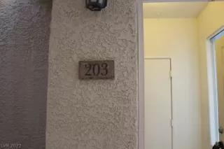 Photo #2: 2458913 Listing