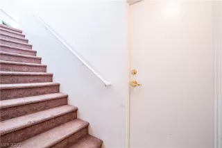 Photo #6: 2458917 Listing 