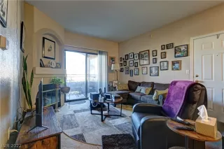 Photo #3: 2458928 Listing